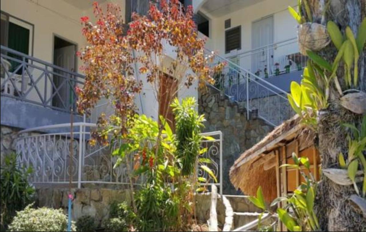 Jack Daniel'S Apartments Puerto Galera Exterior photo